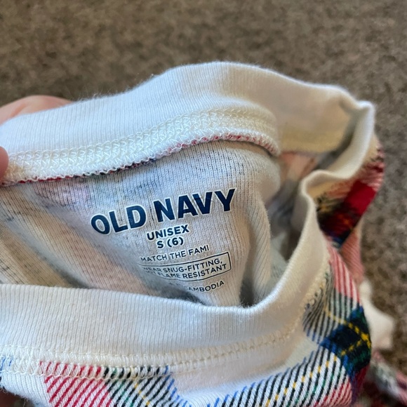 Old navy size 6, 10, 12 Christmas plaid pj Jammie’s - Picture 4 of 6